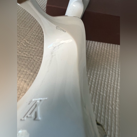 Women’s White print Louis Vuitton heels. - Picture 7 of 14